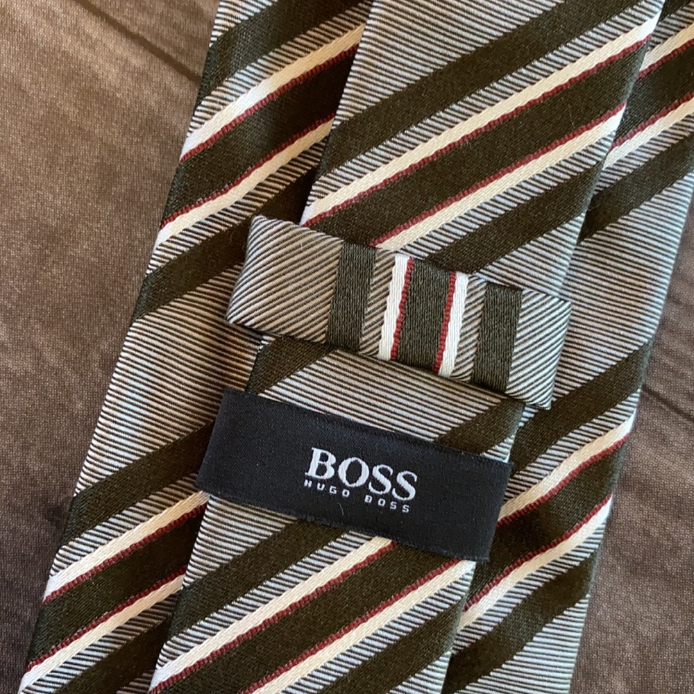 Hugo Boss - Picture 5 of 6